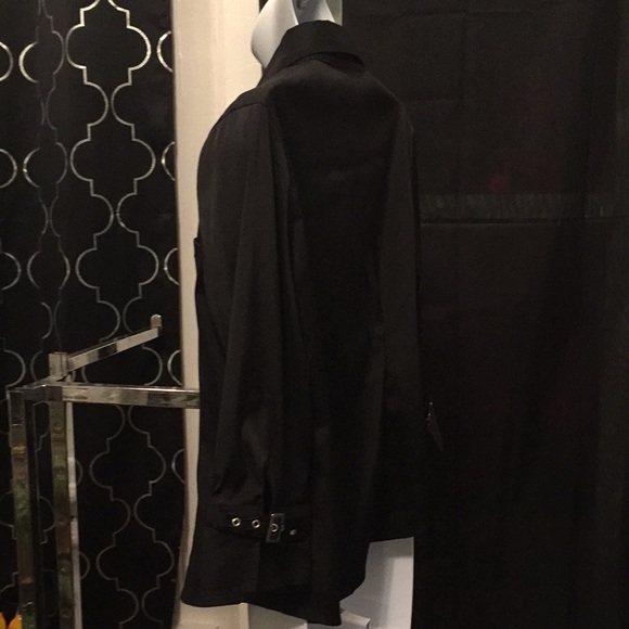 SIZE LARGE DRESSY BLOUSE - Picture 2 of 2